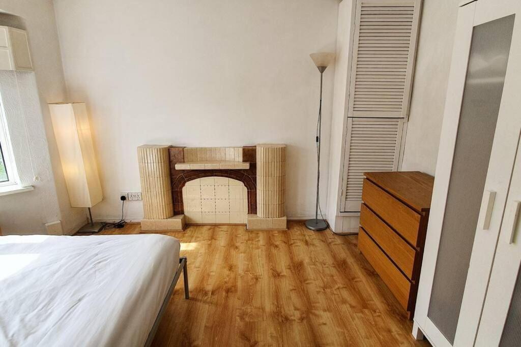 Free Parking-Central Location Кардифф Экстерьер фото